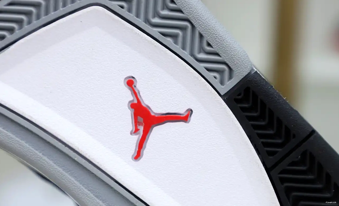 AIR JORDAN 